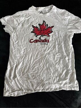 Source Unknown White T-shirt with Red Canada Maple Leaf Graphic